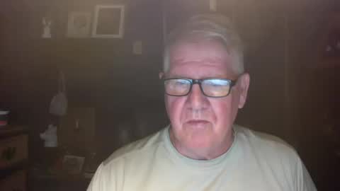 Snapshot of bigbeerdrinker1 chatting on 10/10/25, 06:34 bigbeerdrinker online show from 10/10/25, 06:34