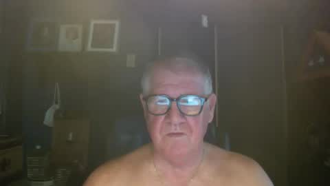 Snapshot of bigbeerdrinker1 chatting on 03/26/26, 04:12 bigbeerdrinker online show from 03/26/26, 04:12