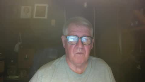 Snapshot of bigbeerdrinker1 chatting on 04/30/26, 03:57 bigbeerdrinker online show from 04/30/26, 03:57