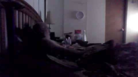 Snapshot of bigbenidick1 chatting on 11/11/25, 04:01 BB online show from 11/11/25, 04:01