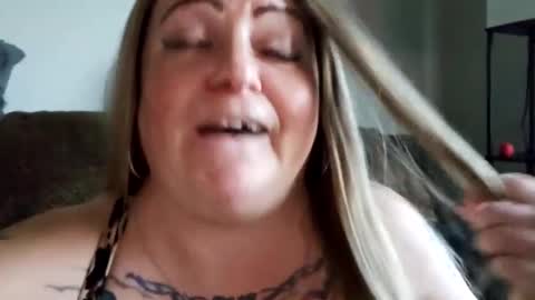 Tiffany online show from 03/01/25, 12:28