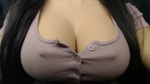 Snapshot of bigboobs_ivy chatting on 09/27/25, 06:02 Ivy online show from 09/27/25, 06:02