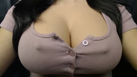 Snapshot of bigboobs_ivy chatting on 10/08/25, 11:19 Ivy online show from 10/08/25, 11:19