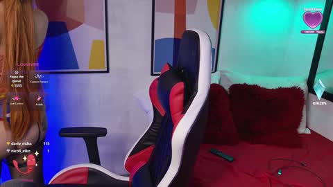 Snapshot of bigboottyxxx chatting on 12/11/24, 05:43 kyra Moor online show from 12/11/24, 05:43