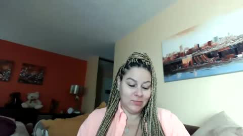 Snapshot of bigbreastsabrina chatting on 12/19/24, 04:24 BIG BREAST SABRINA online show from 12/19/24, 04:24
