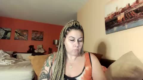 Snapshot of bigbreastsabrina chatting on 12/28/24, 11:48 BIG BREAST SABRINA online show from 12/28/24, 11:48