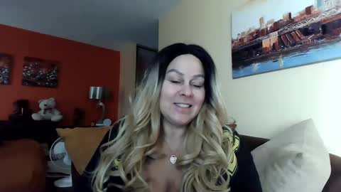Snapshot of bigbreastsabrina chatting on 01/06/25, 07:35 BIG BREAST SABRINA online show from 01/06/25, 07:35