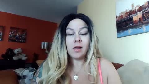 Snapshot of bigbreastsabrina chatting on 01/15/25, 03:39 BIG BREAST SABRINA online show from 01/15/25, 03:39