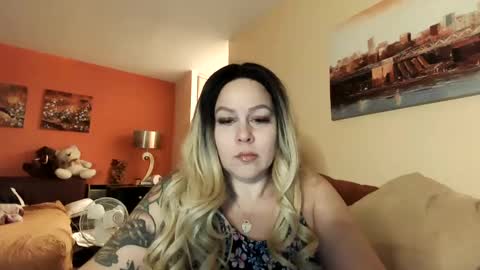 Snapshot of bigbreastsabrina chatting on 01/16/25, 11:06 BIG BREAST SABRINA online show from 01/16/25, 11:06