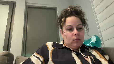 Snapshot of bigbreastsabrina chatting on 02/05/25, 11:39 BIG BREAST SABRINA online show from 02/05/25, 11:39