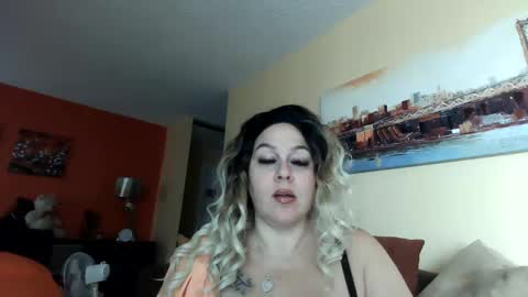 Snapshot of bigbreastsabrina chatting on 03/05/25, 06:12 BIG BREAST SABRINA online show from 03/05/25, 06:12