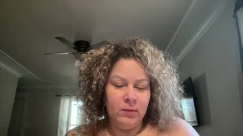 Snapshot of bigbreastsabrina chatting on 09/28/25, 02:33 BIG BREAST SABRINA online show from 09/28/25, 02:33