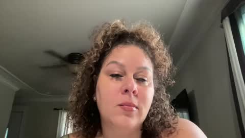 Snapshot of bigbreastsabrina chatting on 10/03/25, 02:58 BIG BREAST SABRINA online show from 10/03/25, 02:58