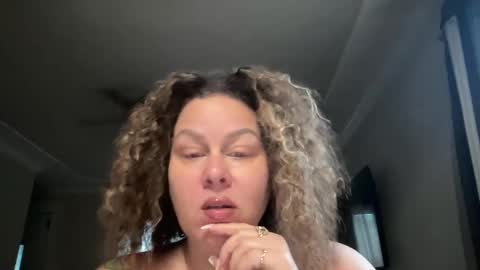 Snapshot of bigbreastsabrina chatting on 10/08/25, 01:31 BIG BREAST SABRINA online show from 10/08/25, 01:31