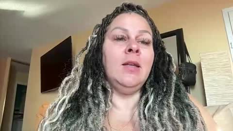 Snapshot of bigbreastsabrina chatting on 04/30/26, 01:17 BIG BREAST SABRINA online show from 04/30/26, 01:17