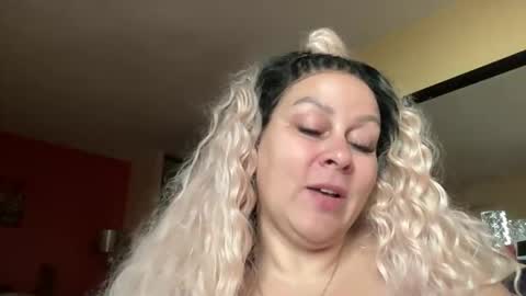 Snapshot of bigbreastsabrina chatting on 05/22/26, 12:33 BIG BREAST SABRINA online show from 05/22/26, 12:33