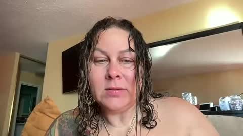 Snapshot of bigbreastsabrina chatting on 06/15/26, 01:13 BIG BREAST SABRINA online show from 06/15/26, 01:13