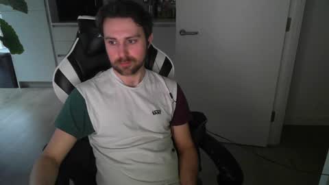 Big Brit online show from 02/08/25, 03:42