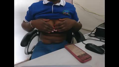 Snapshot of bigbumboobs98 chatting on 09/26/25, 08:40 bigbumboobs98 online show from 09/26/25, 08:40