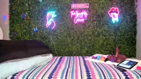 bigbuttsarena online show from 02/05/26, 08:30