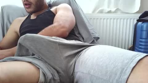 Snapshot of bigcock21cmmmmmm chatting on 10/24/25, 01:07 bigcock21cmm online show from 10/24/25, 01:07