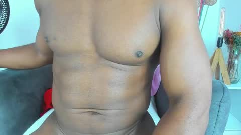 sexy muscle online show from 02/15/25, 07:27