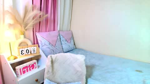 HOLLY online show from 12/03/25, 10:02