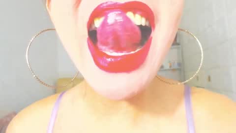 kiki online show from 05/07/26, 06:02