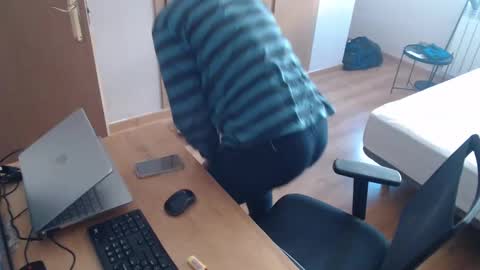 Snapshot of bigcok35spain chatting on 02/12/25, 10:35 bigcok35spain online show from 02/12/25, 10:35