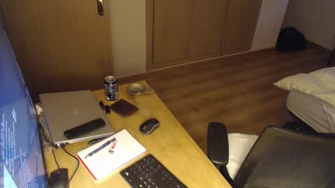 Snapshot of bigcok35spain chatting on 02/26/25, 06:00 bigcok35spain online show from 02/26/25, 06:00