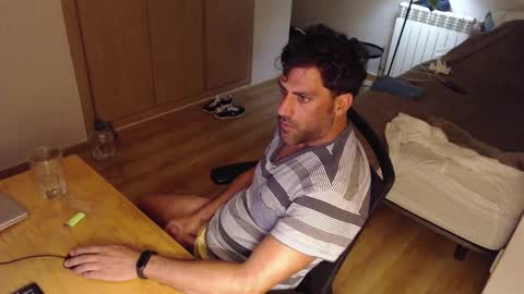 Snapshot of bigcok35spain chatting on 10/12/25, 07:24 bigcok35spain online show from 10/12/25, 07:24