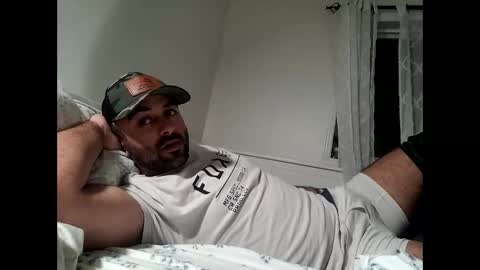 Snapshot of bigcumcanada chatting on 03/04/25, 02:49 bg online show from 03/04/25, 02:49