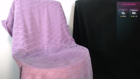 Snapshot of bigcurve80 chatting on 01/19/25, 01:10 bigcurve80 online show from 01/19/25, 01:10