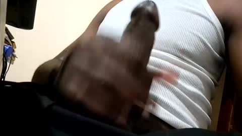 Snapshot of bigd_ja2001 chatting on 02/16/25, 05:37 bigd_ja2001 online show from 02/16/25, 05:37