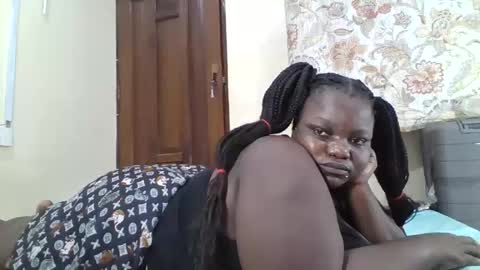 Snapshot of bigdarkass chatting on 06/04/26, 09:32 VIOLET online show from 06/04/26, 09:32
