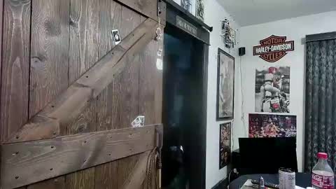 Snapshot of bigdbrillion chatting on 02/05/25, 08:11 Darryl online show from 02/05/25, 08:11