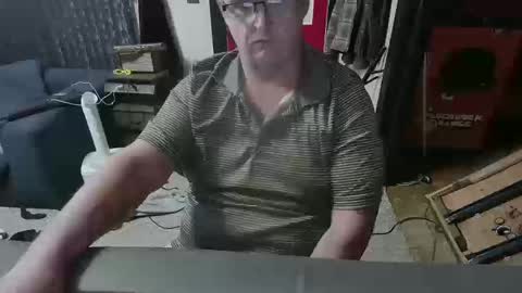 Snapshot of bigdbrillion chatting on 10/10/25, 12:04 Darryl online show from 10/10/25, 12:04