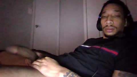 Snapshot of bigdickmarixxx chatting on 12/17/25, 07:47 bigdickmarixxx online show from 12/17/25, 07:47