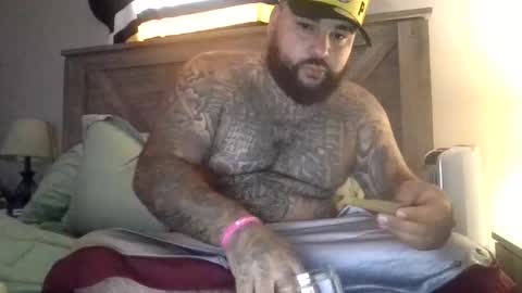 Snapshot of bigdickrican94 chatting on 10/11/25, 04:16 bigdickrican94 online show from 10/11/25, 04:16