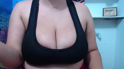 Snapshot of bigg_boobs_xxx chatting on 03/07/25, 07:30 Sunny online show from 03/07/25, 07:30