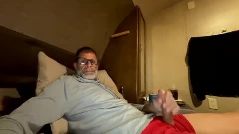 Snapshot of biggcock27 chatting on 11/01/25, 12:34 biggcock27 online show from 11/01/25, 12:34