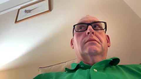 Snapshot of biggloves4bighands chatting on 10/27/25, 12:15 biggloves4bighands online show from 10/27/25, 12:15