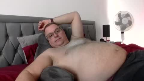 Snapshot of bigguy2014 chatting on 04/17/26, 12:19 bigguy2014 online show from 04/17/26, 12:19