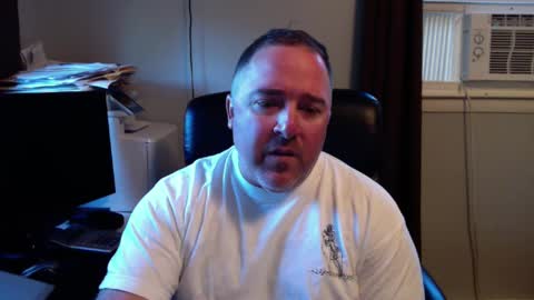 Snapshot of biggy9877 chatting on 09/18/25, 10:01 biggy9877 online show from 09/18/25, 10:01