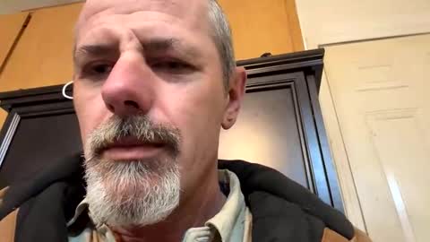 Snapshot of biggymemo69 chatting on 11/29/25, 04:43 biggymemo69 online show from 11/29/25, 04:43