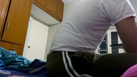 bighandsomesatisfy online show from 12/18/24, 10:02