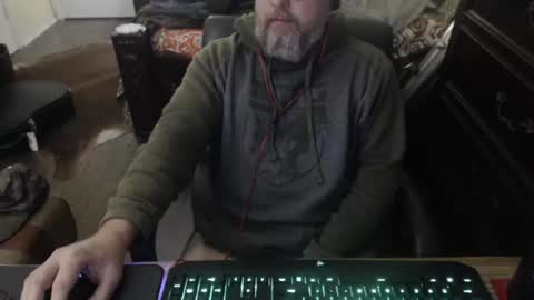 Snapshot of bighugmugg chatting on 01/18/26, 05:17 bighugmugg online show from 01/18/26, 05:17