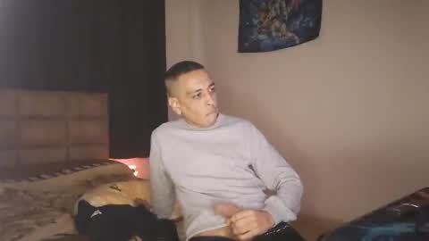 Snapshot of bighunter914318 chatting on 02/18/26, 05:31 bighunter914318 online show from 02/18/26, 05:31