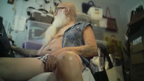 bigjeff01 online show from 11/02/25, 05:26