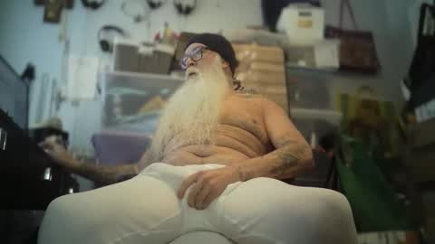 bigjeff01 online show from 12/01/25, 04:12